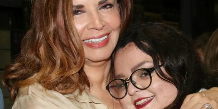 Μιμή Ντενίση: Τα άγνωστα παιδικά χρόνια, η ταραχώδης προσωπική ζωή, ο θάνατος του συντρόφου της 7 μέρες πριν το γάμο και η υιοθεσία