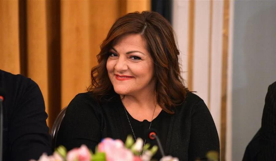 Βίκυ Σταυροπούλου: «Χώρισα και βρέθηκα από καλοπαντρεμένη, άφραγκη, φοιτήτρια στη σχολή με ένα μωρό»