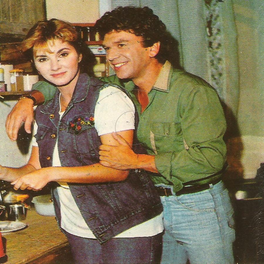 Γιάννης Βούρος: Οι γάμοι που έληξαν άδοξα, τα 3 διαζύγια, τα αποτελέσματα του τεστ DNA για την κόρη του και ο γιος του, που γεννήθηκε χωρίς άκρα