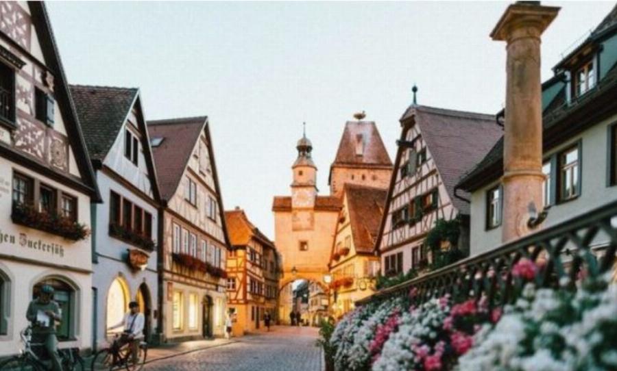 81χρονη έφυγε από τη ζωή και άφησε 6,2 εκατομμύρια ευρώ στους γείτονές της