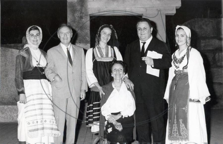 Δόρα Στράτου: Ποια είναι η γυναίκα που προσπάθησε να σώσει τους ελληνικούς παραδοσιακούς χορούς