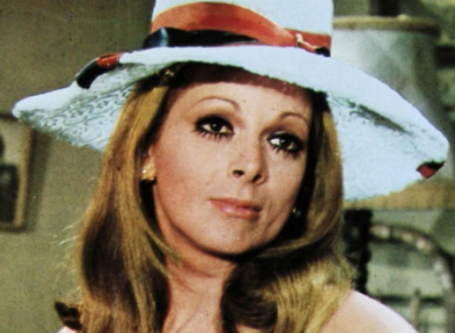 Άννα Φόνσου: Η σχέση με τον Ντίνο Ηλιόπουλο, η καριέρα που χρωστά στην Αλίκη και η μέριμνα για τους άπορους ηθοποιούς