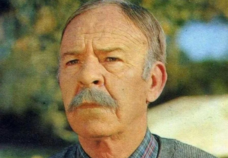 Λαυρέντης Διανέλλος: Το παιδικό όνειρο να γίνει σιδηροδρομικός, η μάχη με την ασθένεια, ο θάνατος στις ΗΠΑ και οι συνάδελφοι που τον ξέχασαν