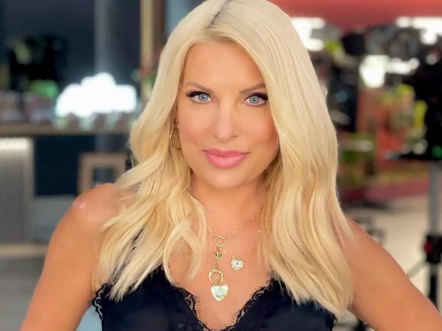 Ελένη Μενεγάκη: Ετοιμάζεται να γίνει κουμπάρα με τον Λευτέρη Κουτσόπουλο – Θα βαφτίσει το παιδί του