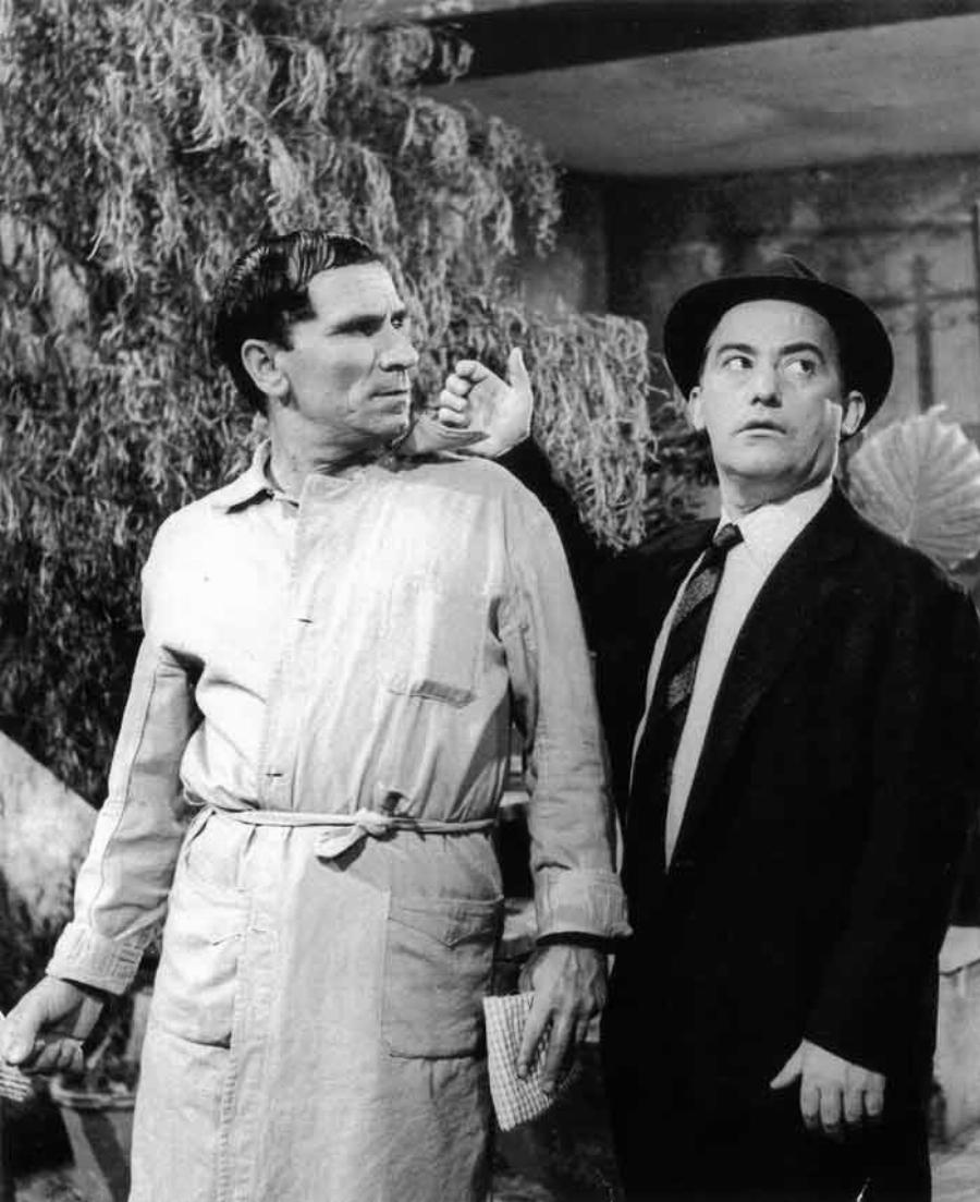 Κώστας Χατζηχρήστος: Η εξάρτηση από το αλκοόλ, η ανεπανάληπτη καλλιτεχνική πορεία, τα οικονομικά χρέη και το μεγάλο παράπονο πριν πεθάνει