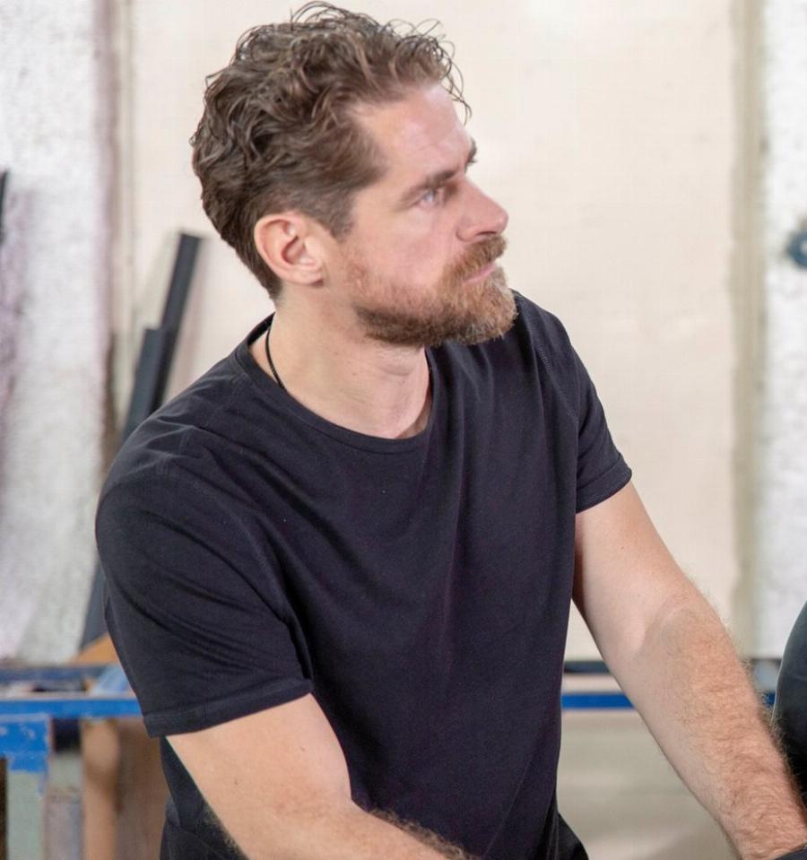 Ποια είναι η γυναίκα που έκλεψε την καρδιά του «Μαθιού» – Κούκλα και ηθοποιός η σύζυγος του Δημήτρη Λάλου