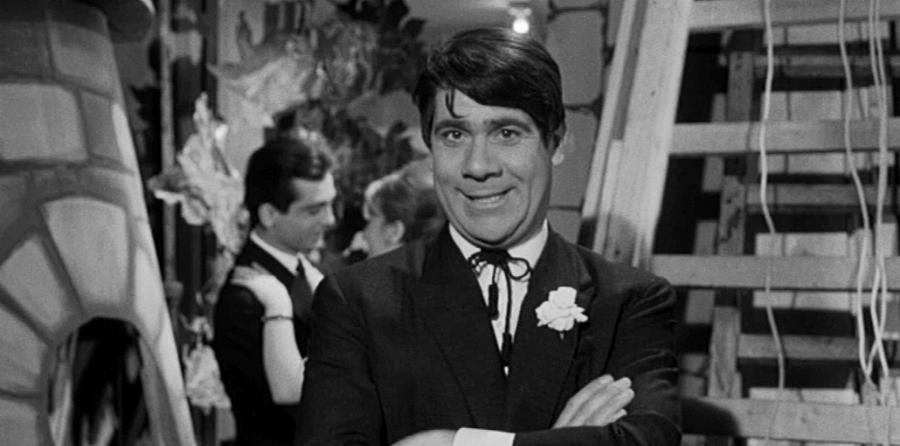 Σταύρος Παράβας: Η σάτιρα με τους ρόλους του, η σύλληψη, η εξορία, τα βασανιστήρια και ο θάνατος του γιου του, που του τσάκισε τη ζωή