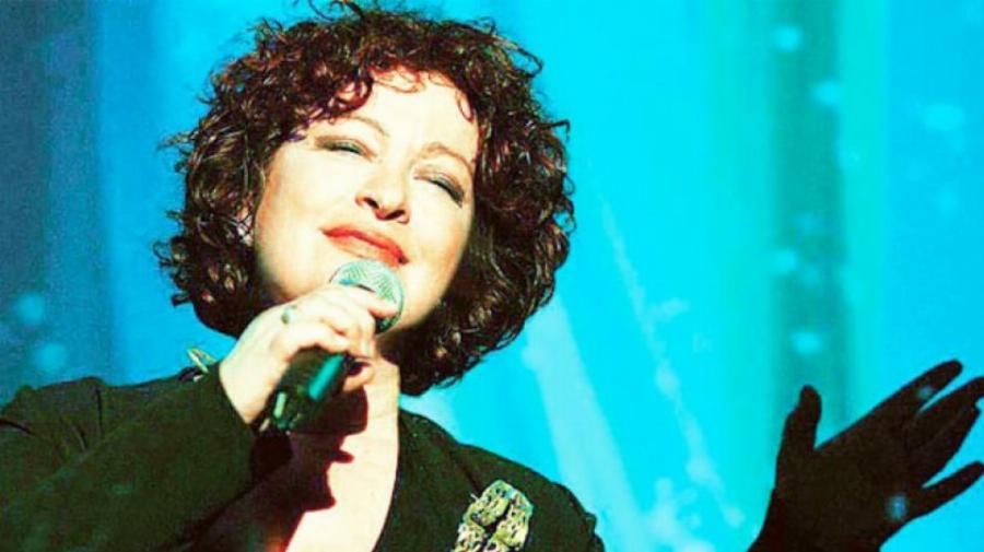 «Μαμά Γερνάω»: Η ιστορία ενός υπέροχου τραγουδιού της Τάνιας Τσανακλίδου