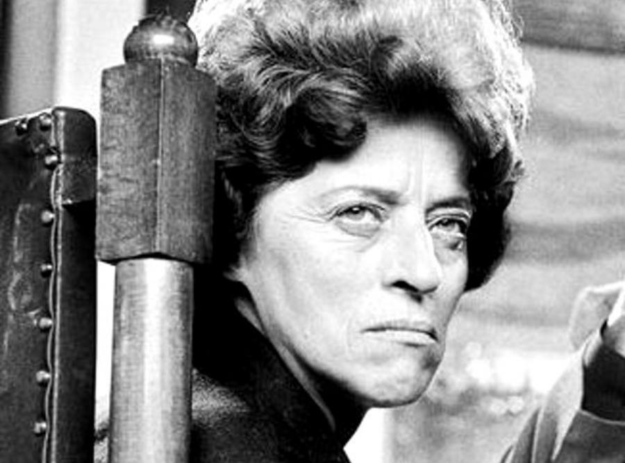 Τασσώ Καββαδία: Η «κακιά» του ελληνικού κινηματογράφου, ο γάμος με το ζόρι, η ενασχόληση με τη δημοσιογραφία και το τέλος στα 91