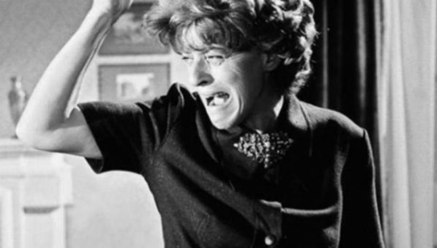 Τασσώ Καββαδία: Η «κακιά» του ελληνικού κινηματογράφου, ο γάμος με το ζόρι, η ενασχόληση με τη δημοσιογραφία και το τέλος στα 91