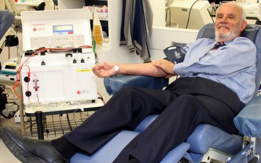 Αιμοδοσία: Ο «άνθρωπος με το χρυσό αίμα» που το δάνεισε πάνω από 1.000 φορές σε 60 χρόνια