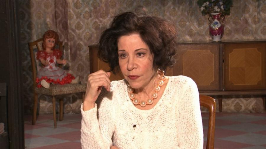 Μίνα Αδαμάκη: Το μεγάλο παράπονο, η κόντρα με τους γονείς, οι δυσκολίες στις «Τρεις Χάριτες» και η αιτία που δεν έκανε οικογένεια