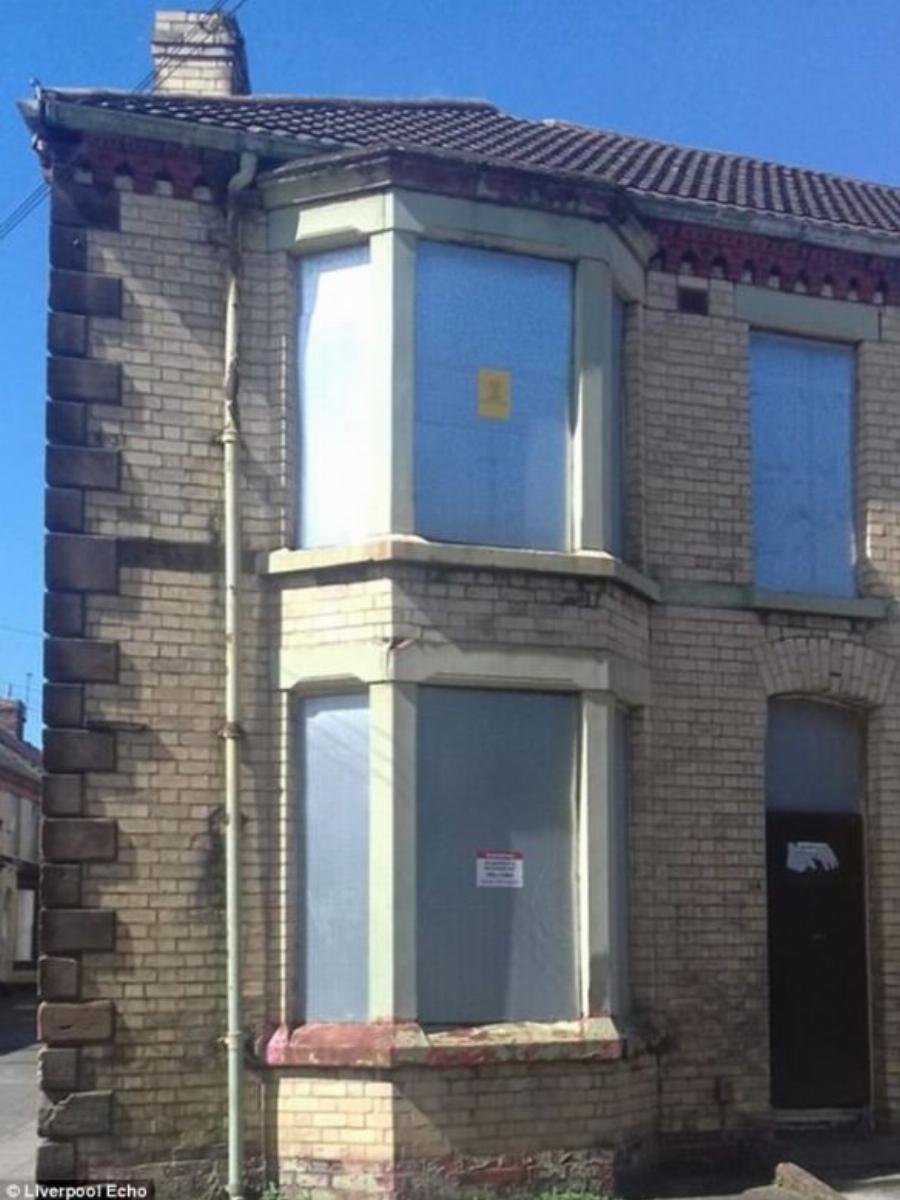 Σπίτι ερειπωμένο: Ζευγάρι αγόρασε σπίτι με 1€ και το μεταμόρφωσε σε πραγματικό παλάτι