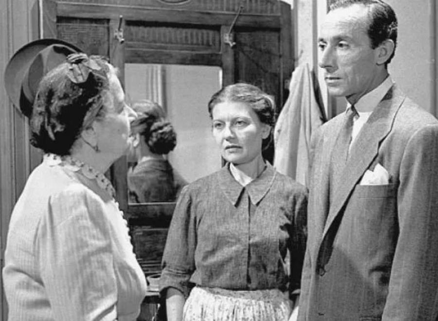 Τζόλυ Γαρμπή: Η «μάνα» του ελληνικού σινεμά που έγινε διάσημη σε μεγάλη ηλικία και πέθανε μόνη και ξεχασμένη σε γηροκομείο