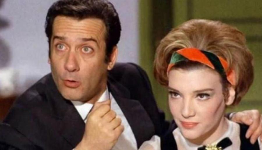 Αλέκος Αλεξανδράκης: Ο ζεν πρεμιέ που άφησε εποχή, οι 4 γάμοι, η νύχτα με τις αμέτρητες παρτενέρ και η πολύχρονη μάχη με τον καρκίνο