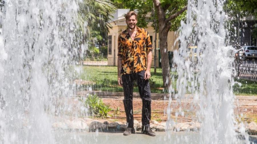 Αλέξανδρος Πέρρος: Η επιλόχειος κατάθλιψη της μητέρας του, το μπούλινγκ στο σχολείο, οι έρωτες της ζωής του και οι άνδρες παλιάς κοπής