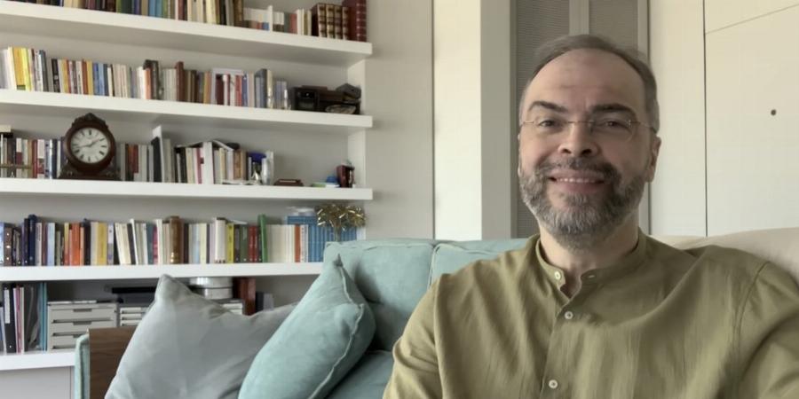 Το μήνυμα του πατέρα Αντρέα Κονάνου που πρέπει να διαβαστεί: «Μακάριοι οι γονείς που δεν βαράνε τα παιδιά τους»