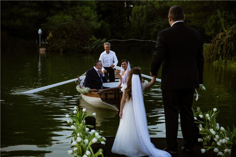 Αντώνης Ρέμος: Τα παιδικά χρόνια στη Γερμανία, η εξομολόγηση για την μητέρα του και ο ονειρικός γάμος με την Υβόννη Μπόσνιακ