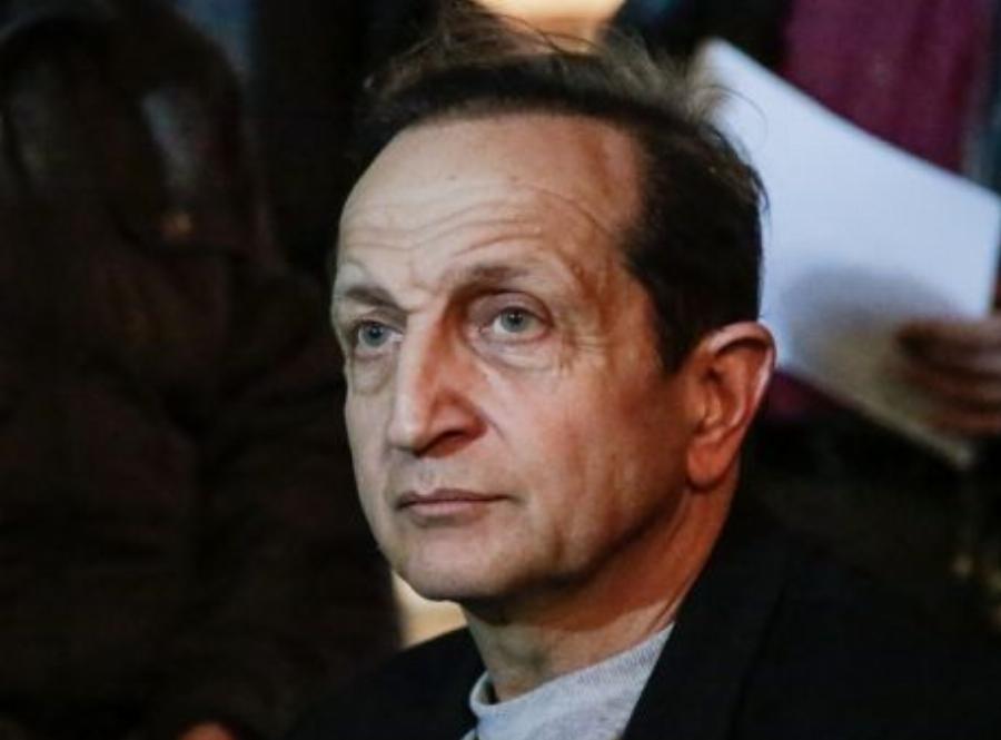 «Εσύ είσαι πρωταγωνιστής εδώ;»: Ο Πέτρος Φιλιππίδης άρπαξε τον Σπύρο Μπιμπίλα από το πέτο και φώναζε