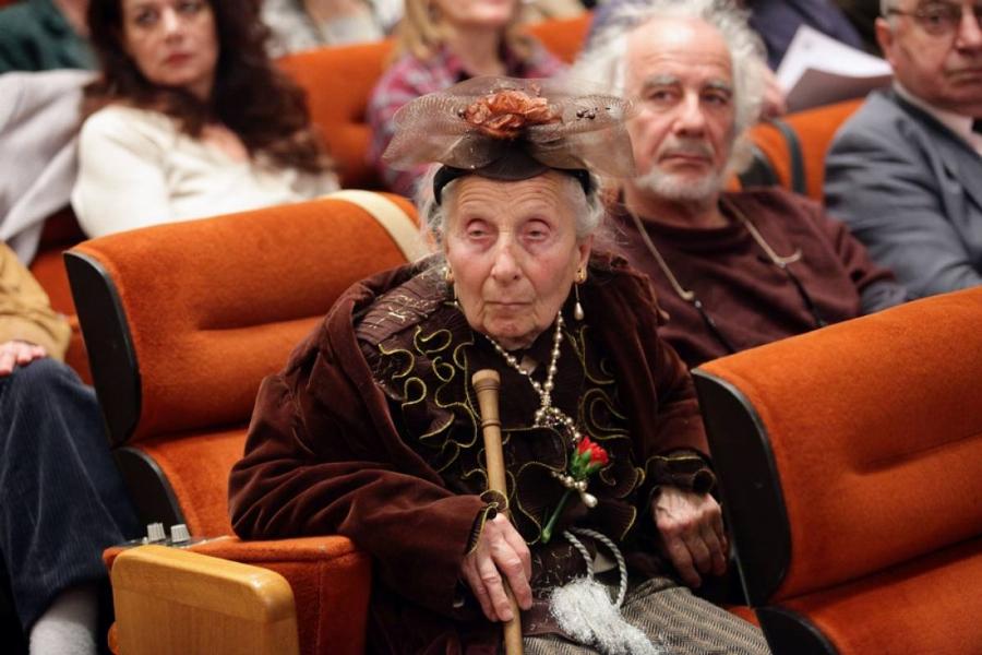 Τιτίκα Σαριγκούλη: Η αθυρόστομη γιαγιά που αγαπήσαμε, οι οικονομικές δυσκολίες, η πενιχρή σύνταξη, το βαρύ εγκεφαλικό και ο άδοξος θάνατος