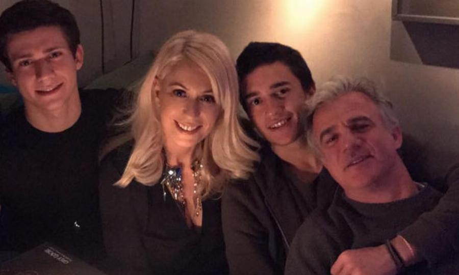 Δημήτρης Αργυρόπουλος: Οι επαγγελματικές επιτυχίες, ο γάμος με τη Μπακοδήμου, το διαζύγιο, οι κούκλοι γιοι, η νέα ζωή και η εξάρτηση από τις ουσίες