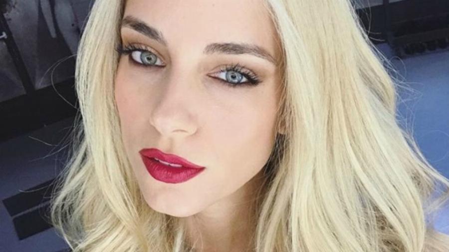 Δούκισσα Νομικού: Ποζάρει αγκαλιά με την κόρη της Αναστασία σε μία τρυφερή φωτογραφία και φορούν ασορτί μαγιό