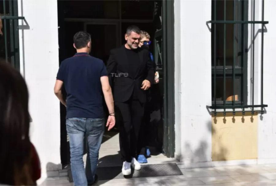 Το χαμόγελο επέστρεψε στο πρόσωπο της Έλενας Παπαρίζου: Ο Τόνυ Μαυρίδης της ζήτησε συγγνώμη στο δικαστήριο