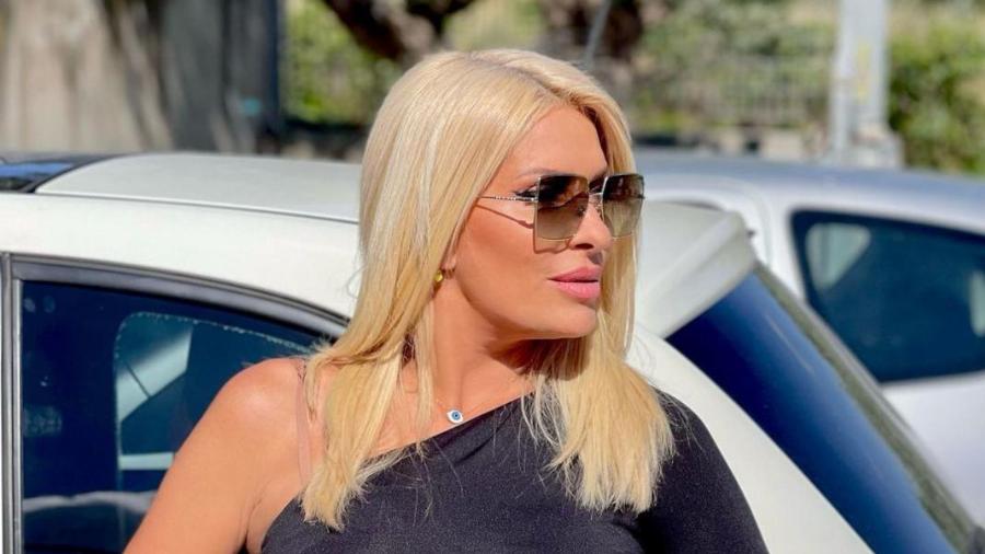 Σούσουρο με την φωτογραφία της Ελένης Μενεγάκη που διέρρευσε με μαγιό – Χωρίς ρετούς στα 52 και +10 κιλά