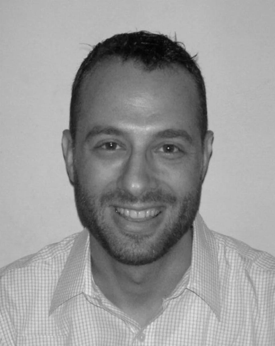 Πανελλήνιες 1997: Άφησε εποχή με τις φράσεις «Πανωλεθρία» και «Όλα τα αντι-SOS» – Τι δουλειά κάνει ο μαθητής με το viral βίντεο