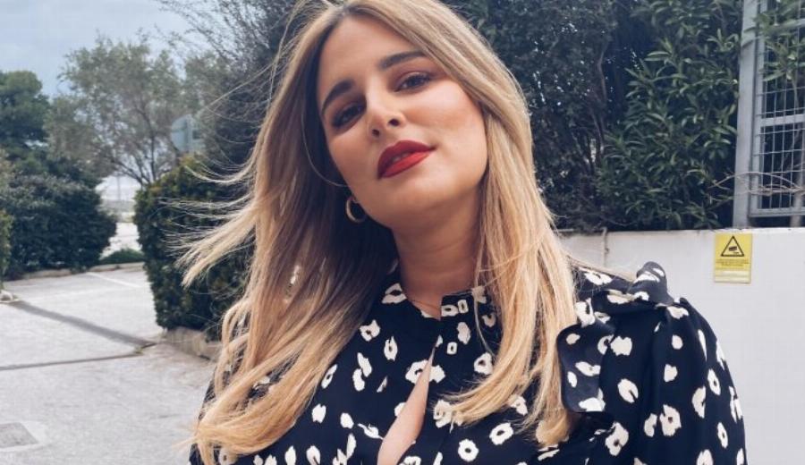 Εβελίνα Νικόλιζα: Τα 100 φυτά στο σπίτι της, η αυτοσχέδια ζούγκλα, η μαύρη κουζίνα και οι άντρες της ζωής της