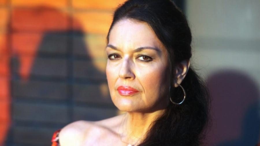 Ελένη Φιλίνη: Η ζωή της που τέθηκε σε κίνδυνο, ο λόγος που δεν έκανε παιδιά, το παράπονο για την ηλικία της και η σπάνια φωτογραφία