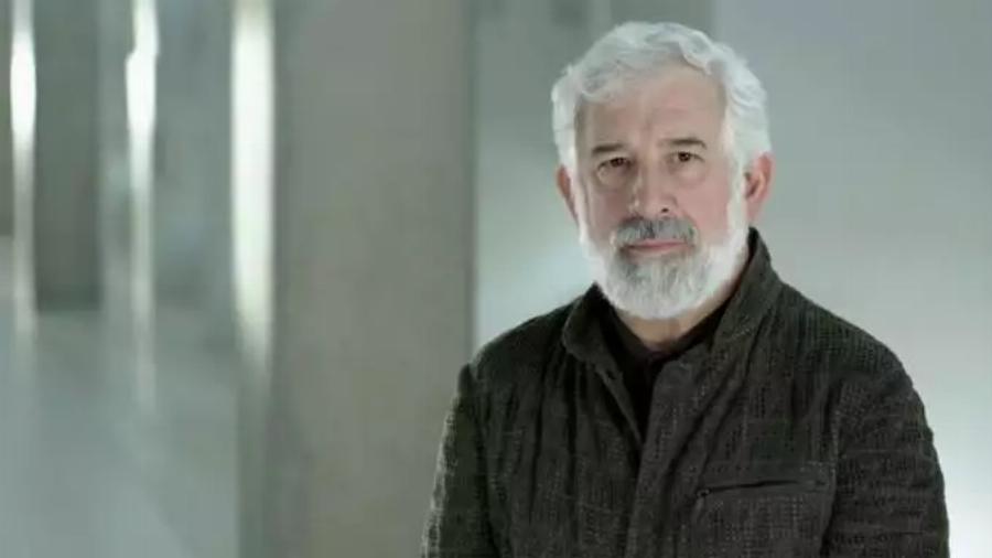 «Εσύ είσαι πρωταγωνιστής εδώ;»: Ο Πέτρος Φιλιππίδης άρπαξε τον Σπύρο Μπιμπίλα από το πέτο και φώναζε