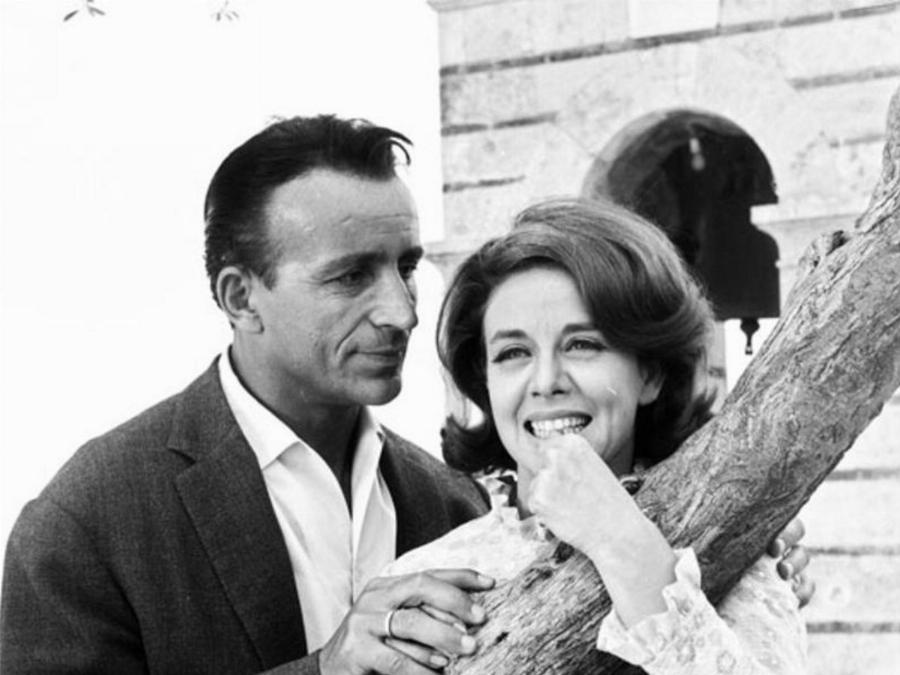 Τζένη Ρουσσέα: Η ζήλεια της Αλίκης Βουγιουκλάκη, ο γάμος της ηθοποιού, η κόρης της, η απειλή και το πένθος που ζει στα γενέθλιά της