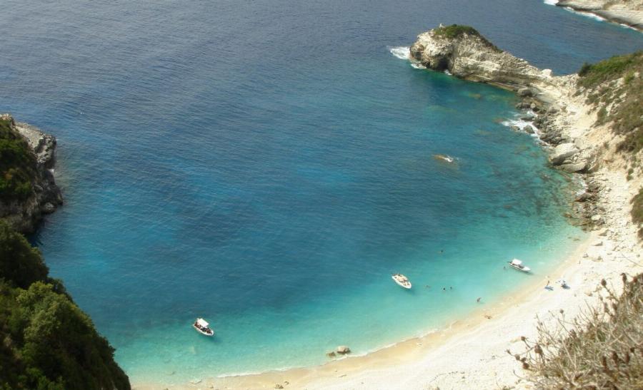 Παξοί: Το νησί με τα καταγάλανα νερά που πρέπει να επισκεφτείς οπωσδήποτε το φετινό καλοκαίρι