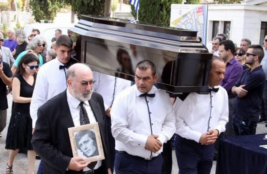 Γιάννης Καλατζής: Το άγνωστο παρατσούκλι, που τον σημάδεψε, το όνειρο της μαμάς του, η αναγνώριση από το ευρύ κοινό και ο θάνατος στα 74