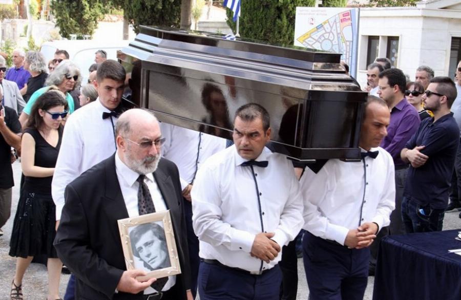 Γιάννης Καλατζής: Το τραγούδι που απογείωσε την καριέρα του, το παρατσούκλι, το όνειρο της μάνας και το τέλος στα 74