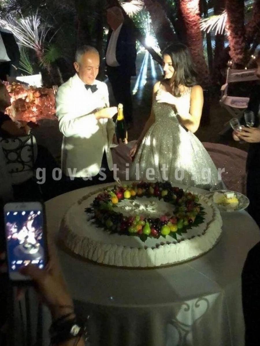 Γιάννης Κούστας: Ο 66χρονος Έλληνας εφοπλιστής, ο αρραβώνας που κόστισε 250.000€, ο παραμυθένιος γάμος με 29χρονη και τα 6 παιδιά
