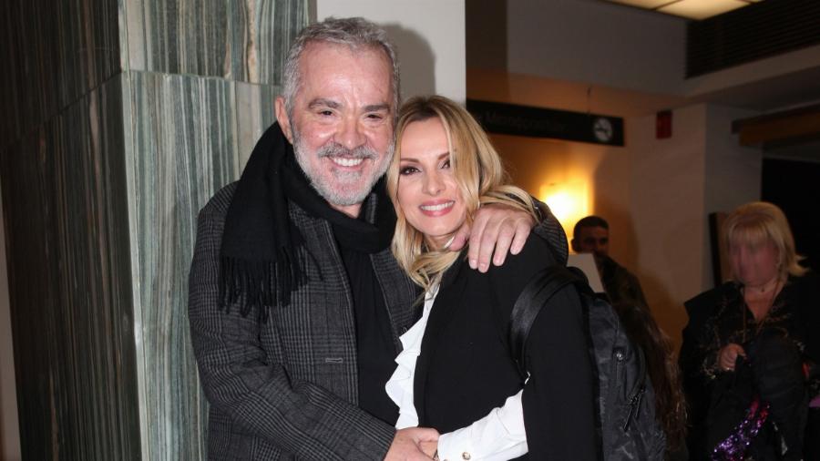 Πέγκυ Ζήνα: «Είχα πει στον άντρα μου πως αν θέλει να χωρίσει, να χωρίσει μόνος του και έτσι παίρναμε στην πλάκα τα καβγαδάκια μας»