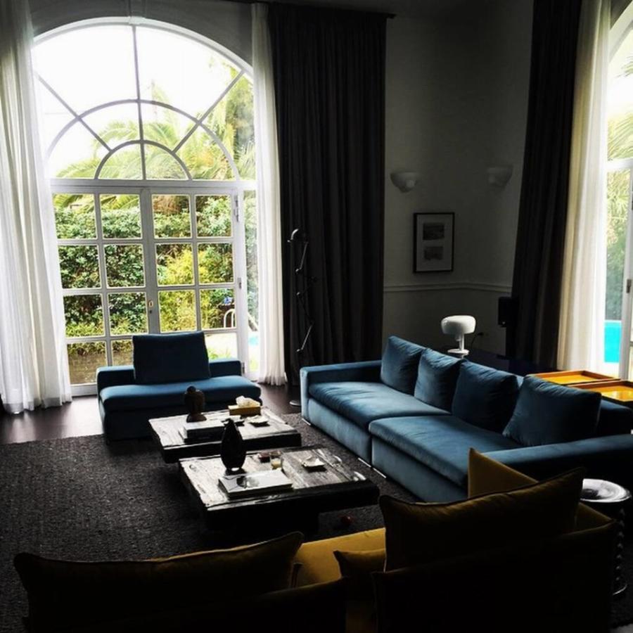 Γιώργος Μαζωνάκης: Το παλάτι του στη Βούλα, η απίθανη διακόσμηση, τα εντυπωσιακά έπιπλα, οι ιδιαίτερες πινελιές και στα σπάνια αντικείμενα