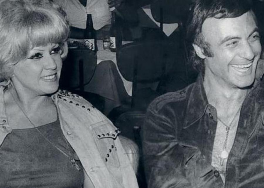 Ανδρέας Μπάρκουλης: Ο ζεν πρεμιέ του ελληνικού κινηματογράφου, τα ναρκωτικά, οι 3 γάμοι, η τελευταία επιθυμία του και η διαθήκη