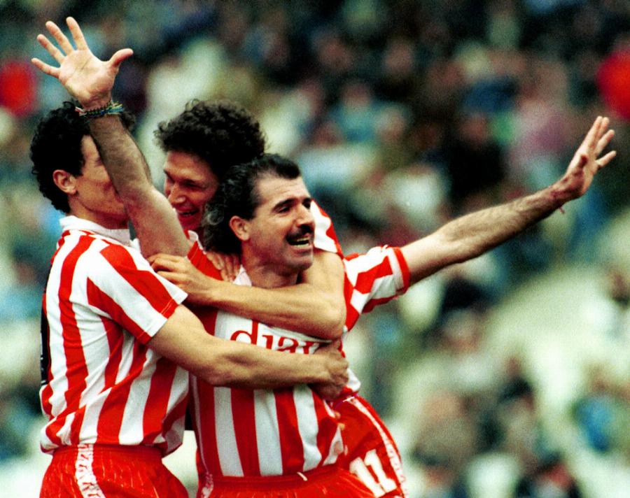 Νίκος Αναστόπουλος: Η λατρεία για το μουστάκι του, η μεγάλη περιουσία, η βίλα των 600 τ.μ, το χάλκινο παπούτσι και οι αδυναμίες που αποκάλυψε