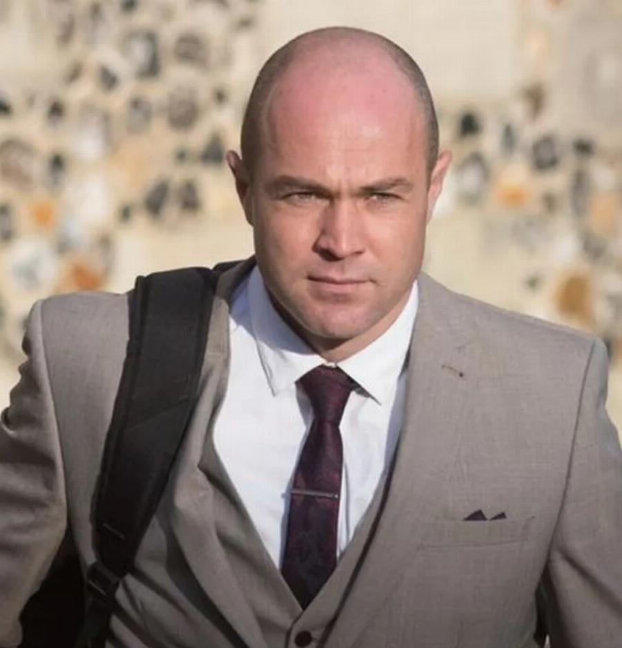 Η ιστορία της Βικτόρια: O άντρας της που την ήθελε νεκρή και η ελεύθερη πτώση από τα 3.000 πόδια