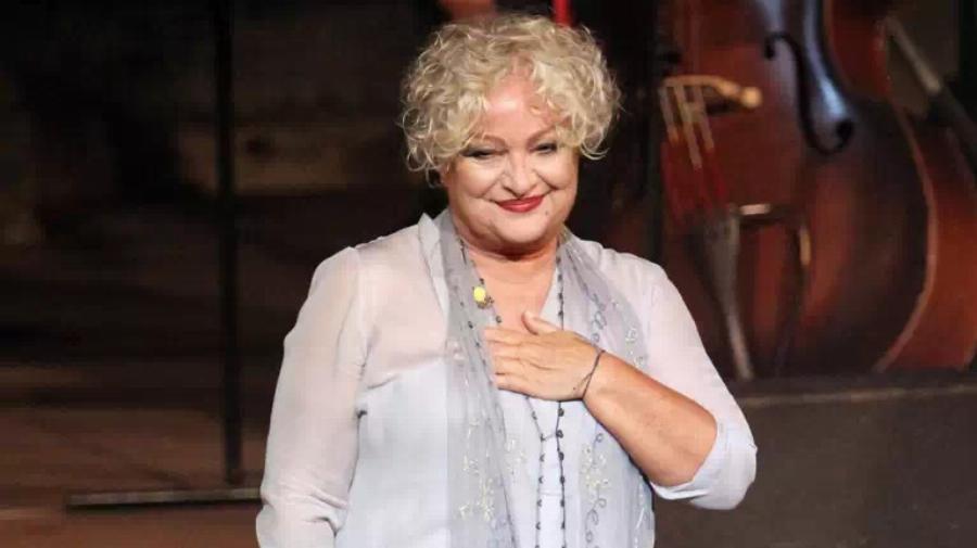 Τάνια Τσανακλίδου: Το πρόβλημα υγείας που την έκανε να αναθεωρήσει, η σχέση για την οποία ντράπηκε και οι μεγάλες επιτυχίες