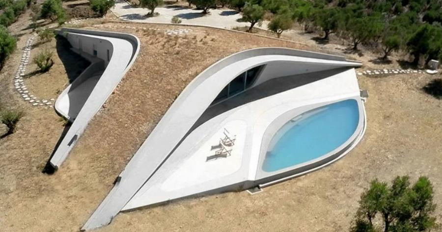 Βίλα στην Πελοπόννησο: Απέσπασε τον τίτλο της εντυπωσιακότερης κατοικίας του κόσμου – Η ανεπανάληπτη διακόσμηση και το μαγικό εσωτερικό