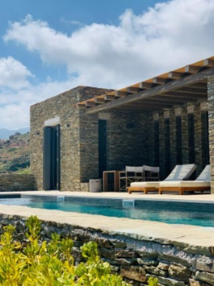 Μόνο για γερά πορτοφόλια: Το αστρονομικό ποσό για μια βραδιά στο ξενοδοχείο του Ματέο Παντζόπουλου όπου μένει η Βάσω Λασκαράκη