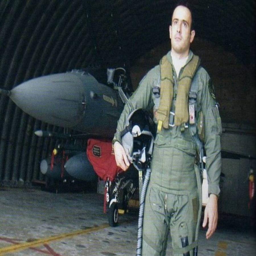 Δεκαέξι χρόνια από τον θάνατο του Σμηναγού από τουρκικό F-16: Κώστας Ηλιάκης