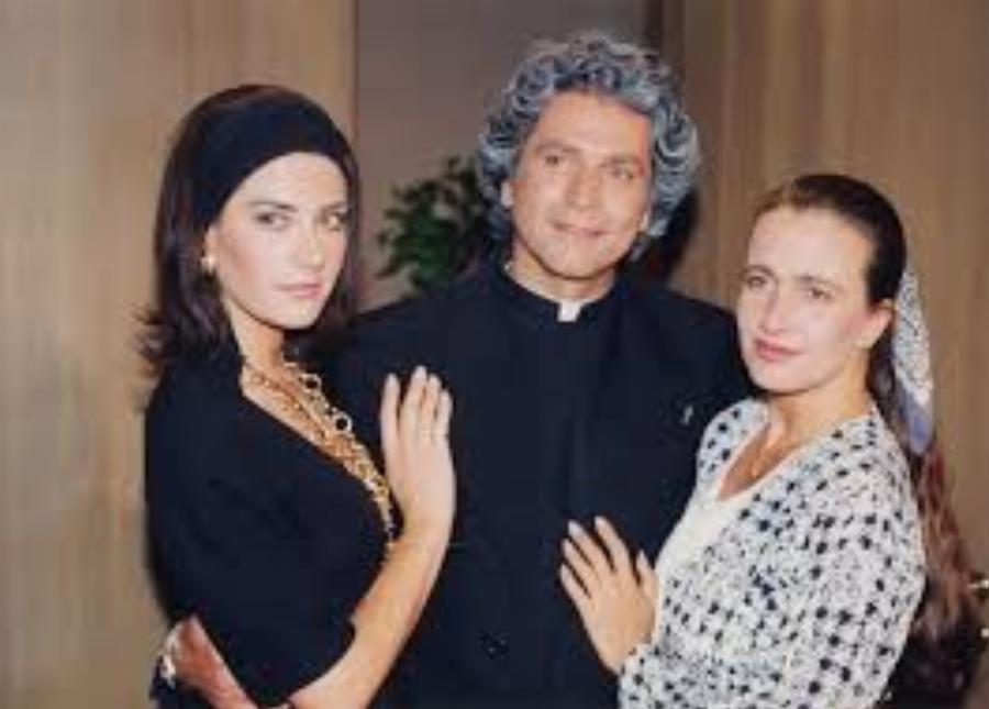 Τάνια Καψάλη: Το συμβόλαιο με την αστρονομική αμοιβή στη «Λάμψη», τα τσουχτερά πρόστιμα του Φώσκολου, η απόσυρσή και η οικογένειά της