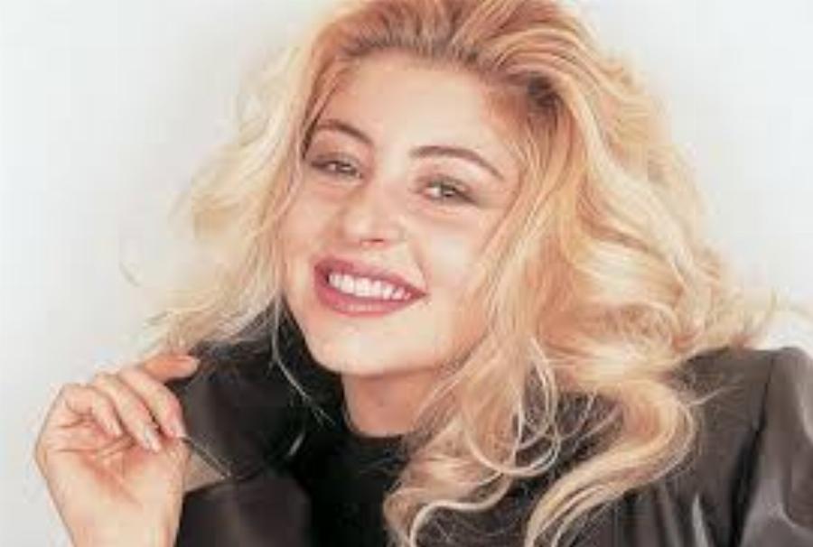 Άννα Μαρία Λογοθέτη: Η τσαχπίνα του «3,2,1», η προσωπική ζωή, το διαζύγιο, οι κατηγορίες και η νέα  της εμφάνιση