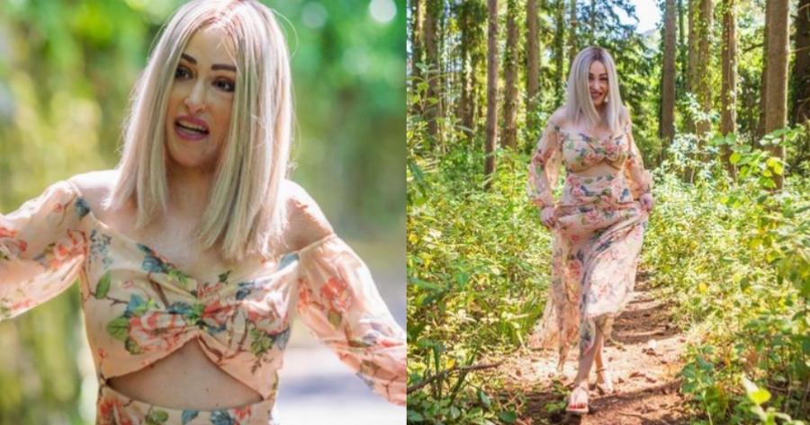 Ανέμελη ποστάρει φωτογραφίες με αέρινο φόρεμα στο δάσος η Ιωάννα Παλιοσπύρου