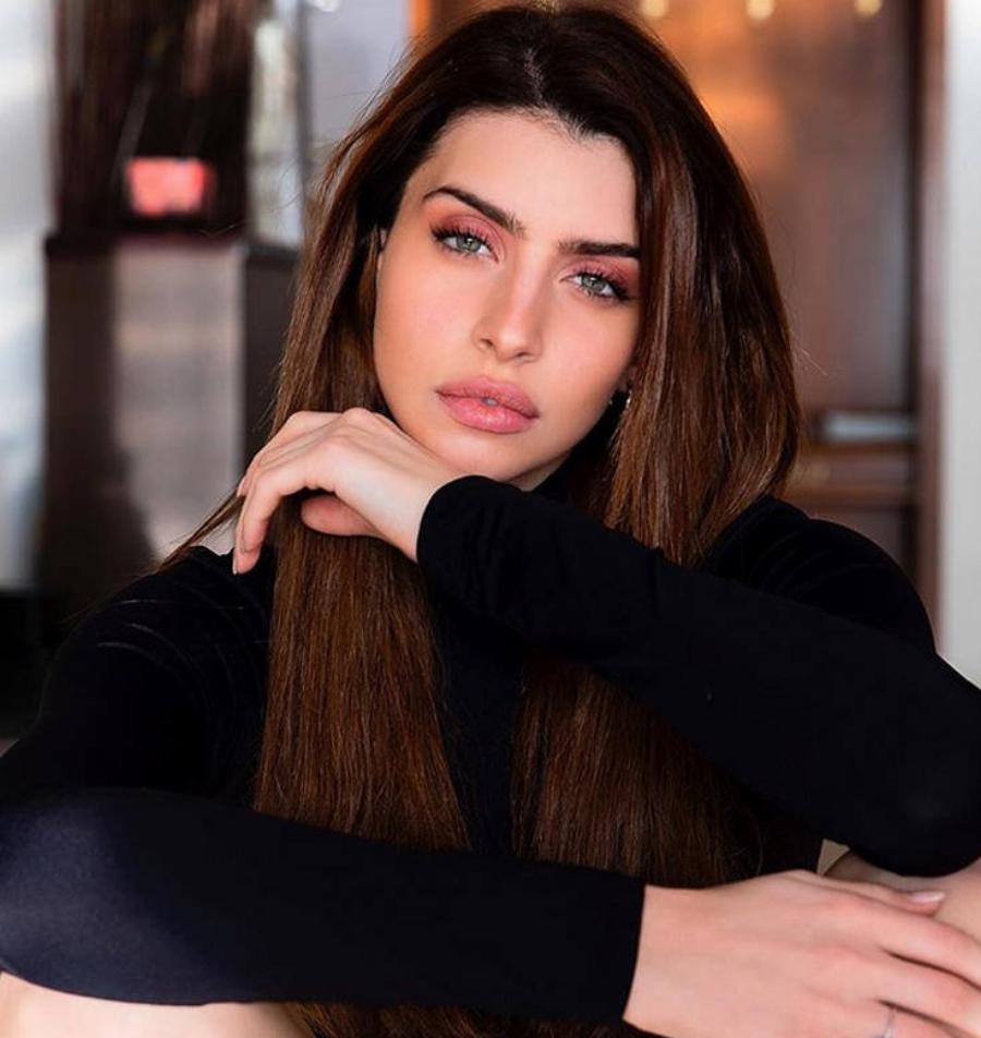 Γιώργος Σαμπάνης: Η πανέμορφη σύντροφος του, πανύψηλη με μαύρο μαλλί που σήμερα θα κέρδιζε το GNTM